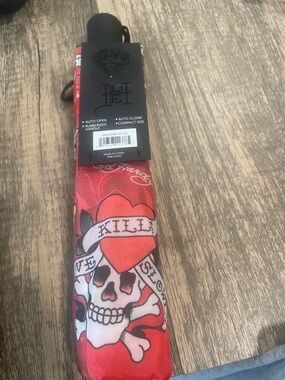 NWT Ed Hardy Red Skull & Heart Compact Umbrella